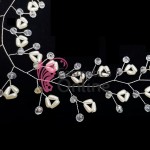 Accesoriu modern pentru decor par WED45GG Argintiu cu cristale si perle de 35cm Accesoriu modern pentru decor par WED45GG Argintiu cu cristale si perle de 35cm